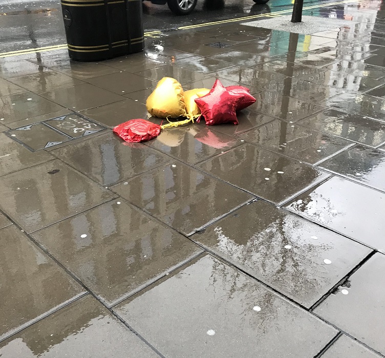 oxford street pavement balloon